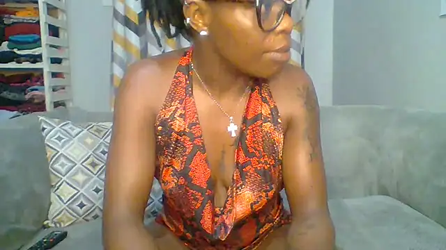 Petite_254 live sex cam