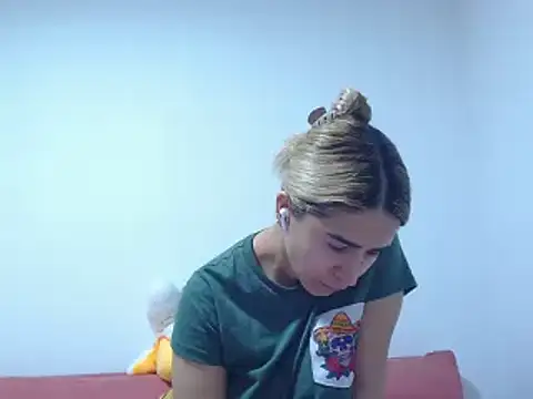 Lunazina's cam snapshot