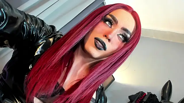 DominaAurumXXX live sex cam