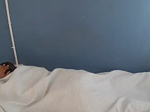 Sweet-Bella17's cam snapshot