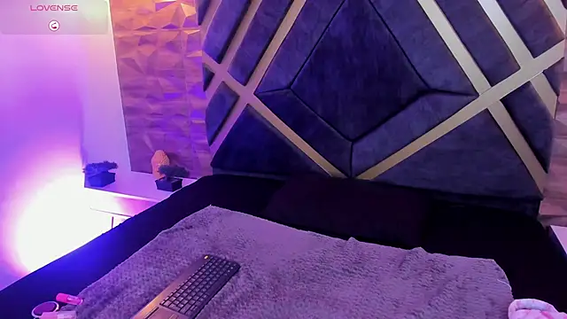 sydney_miller_'s cam snapshot