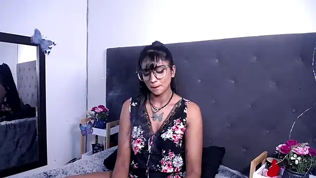 Delilah_Blazee live sex cam