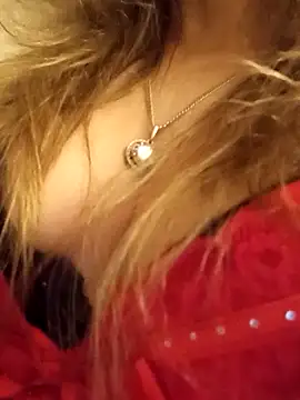 KattyLuuu's cam snapshot