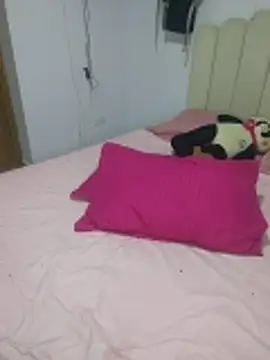 its_lauu_'s cam snapshot