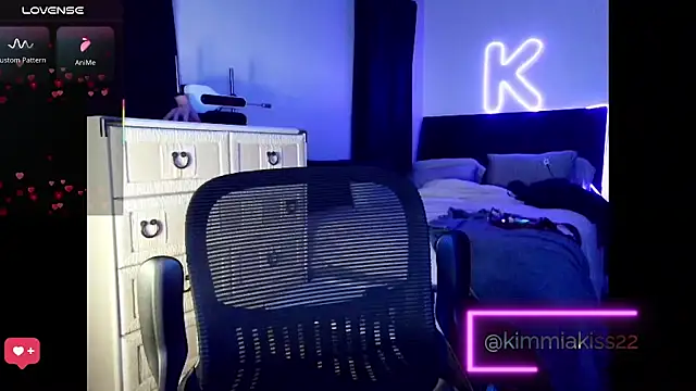 kimmiakiss22's cam snapshot