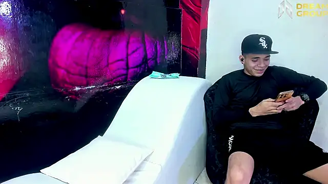 AmazingPartys's cam snapshot