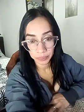 YaraDuartee's cam snapshot