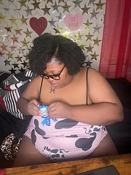 Chocolatebunnyxx96's cam snapshot