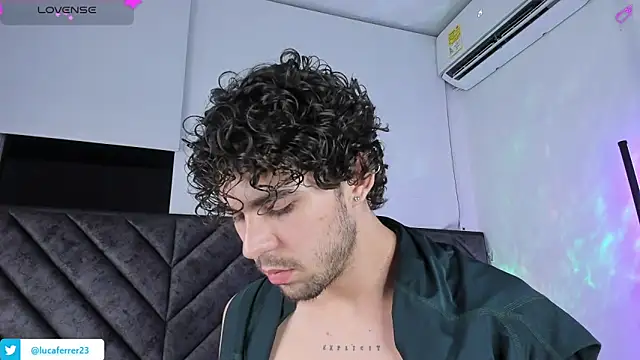 Luca_ferrer_ live sex cam