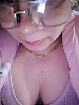 small-house123's cam snapshot