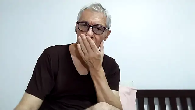 BIGUNCUTHARDCOCK live sex cam