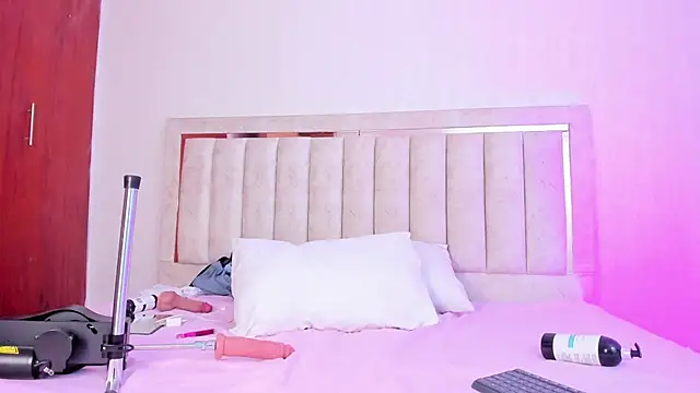 A_Moretti__'s cam snapshot