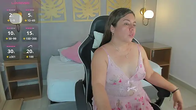 nahia_13 live sex cam