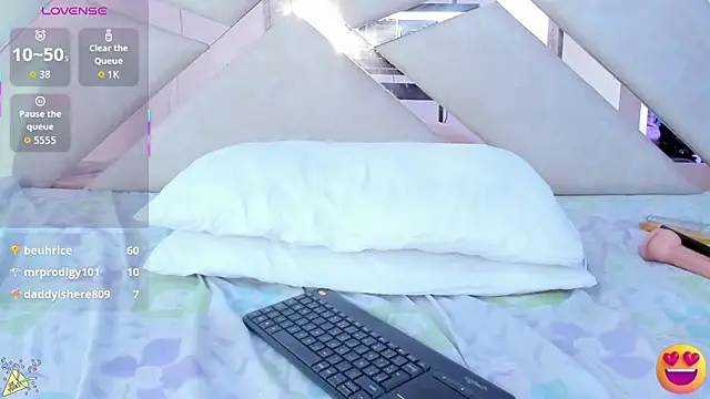 sophie_pariss's cam snapshot