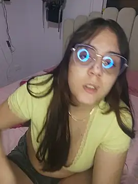 its_lauu_'s cam snapshot