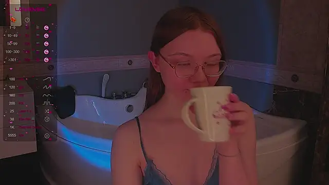 luv_tessa's cam snapshot