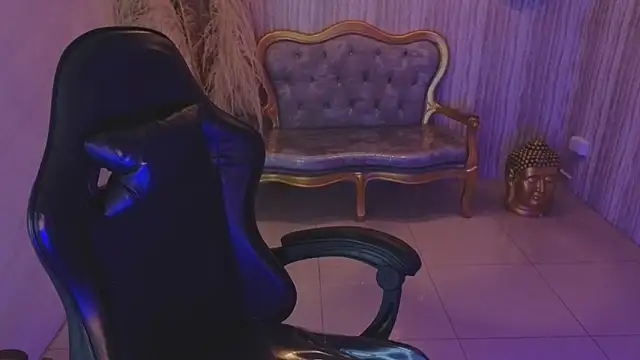 caroline_1s's cam snapshot