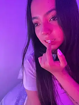 laraa_rous's cam snapshot