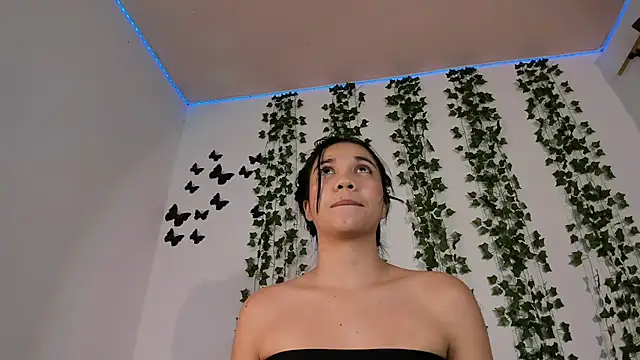 Emiily_Parkerr's cam snapshot