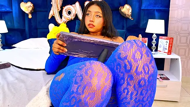 Becca_Grims's cam snapshot