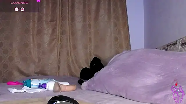 DaraKat18 live sex cam