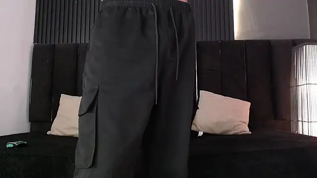 Dominic_ghost live sex cam