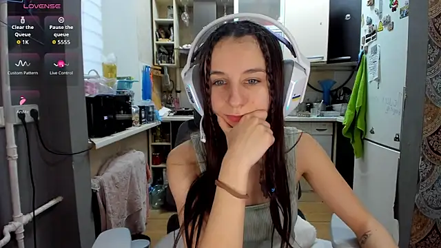 _Nika_Kik live sex cam