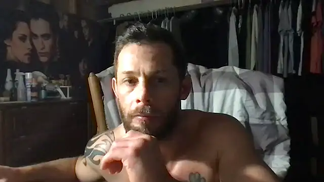 ARCHERTASTE live sex cam