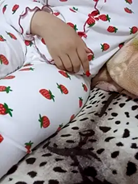 Bombamom's cam snapshot