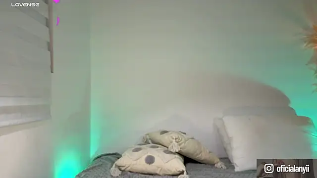 Addison_baker live sex cam