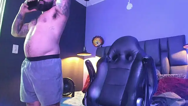 Lyon_vach live sex cam