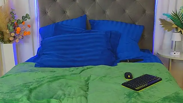 Ariana_Petite live sex cam