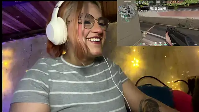 Sophia_Weest99's cam snapshot