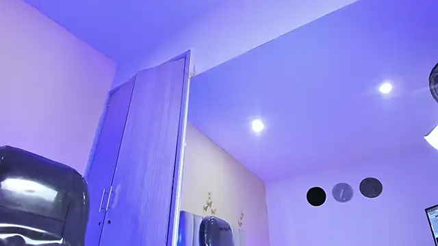 Emma_Hearts's cam snapshot