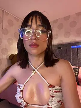 alahia_pink's cam snapshot