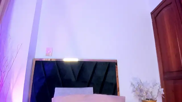 AndraCyruss's cam snapshot