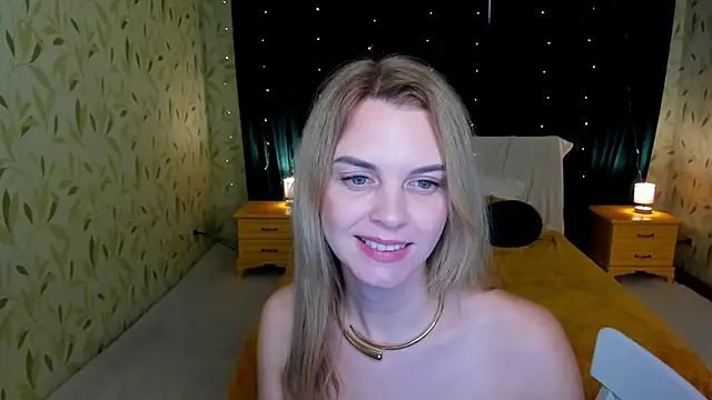 LunaFlinn live sex cam