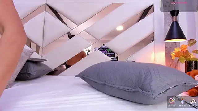 Charliee_Jhonson_'s cam snapshot