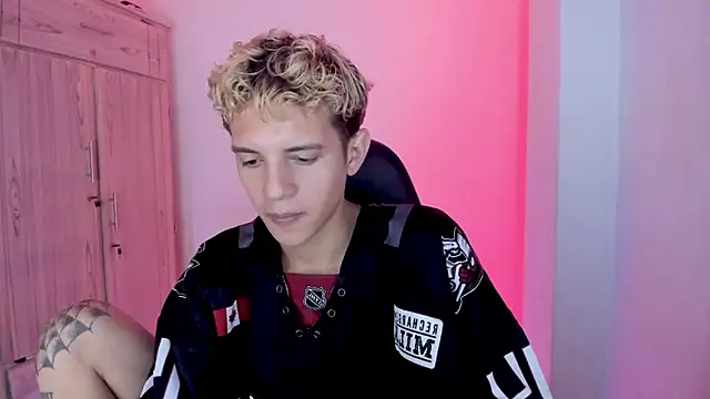 tylernova's cam snapshot