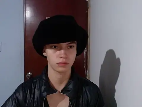 Brenda_Tina699 live sex cam