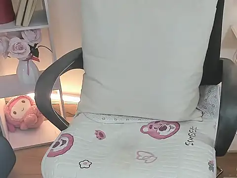 Lee-Young66 live sex cam