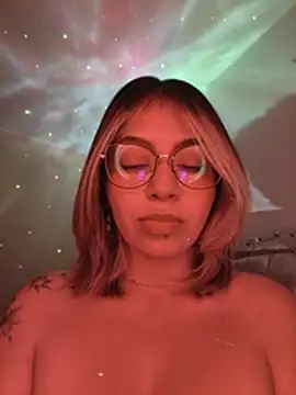 BellaDonna_16's cam snapshot