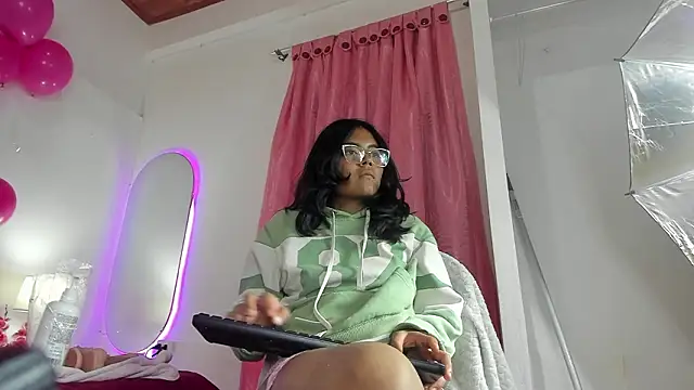 luna_velveth's cam snapshot