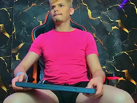 davilap_toyboy live sex cam