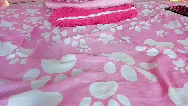 mia__blaze__'s cam snapshot