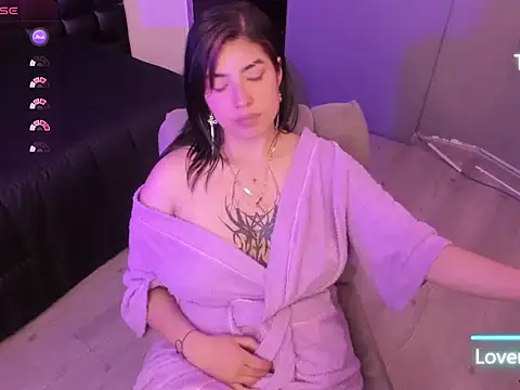 Violetta_Swett_'s cam snapshot