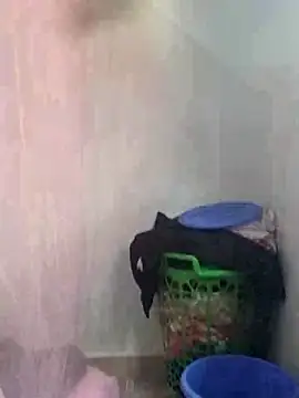 EmmaMiaa's cam snapshot