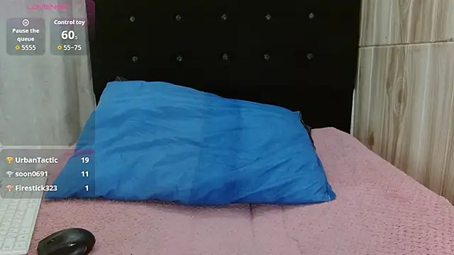 Camil4_milf_1's cam snapshot