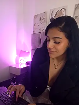 Dulce_Bella_ live sex cam