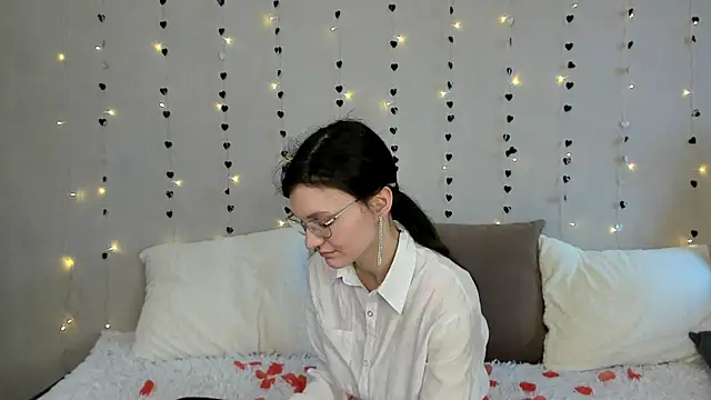 ThoraMarola's cam snapshot